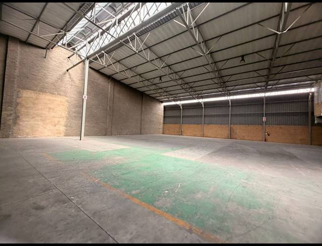 1,412M² WAREHOUSE TO LET IN MEADOWDALE